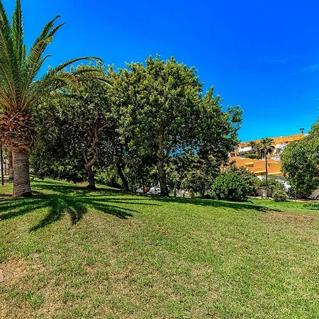 Апартаменты Recently Renovated Seaviews Paradise Court *