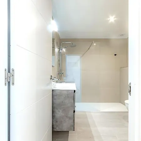 Recently Renovated Seaviews Paradise Court Apartament *