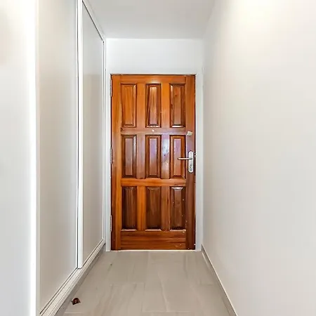 Διαμέρισμα Renovated Seaviews Paradise Court *