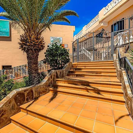 Recently Renovated Seaviews Paradise Court Appartement *